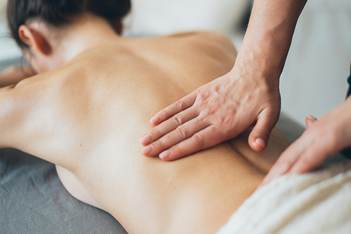 Massage im Bauchlage